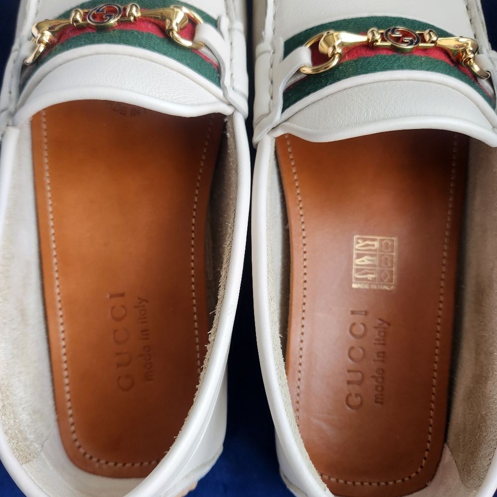 Gucci White Loafers with Green and Red Accents - Picture 5 of 6